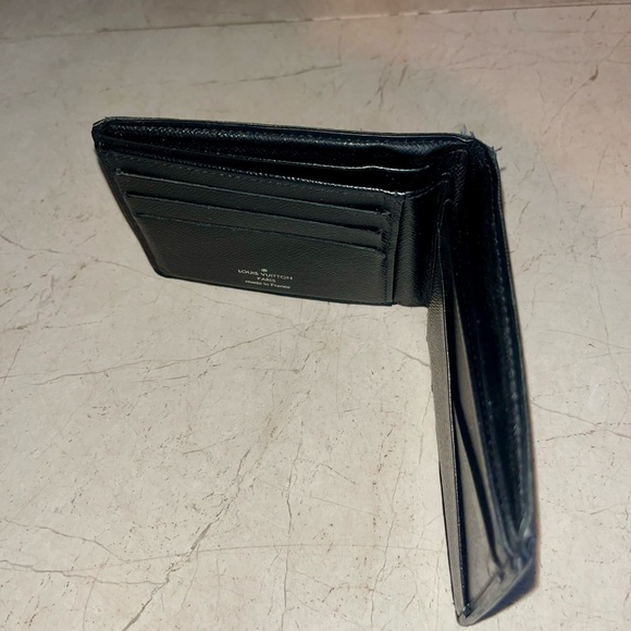 LOUIS VUITTON logo slender foldable card holder wallet in great condition. - Picture 2 of 6